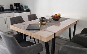 Ferienwohnung Am See Dillich - Ruhige Lage - Eigener Garten - Direkt Neben Einem Natursee