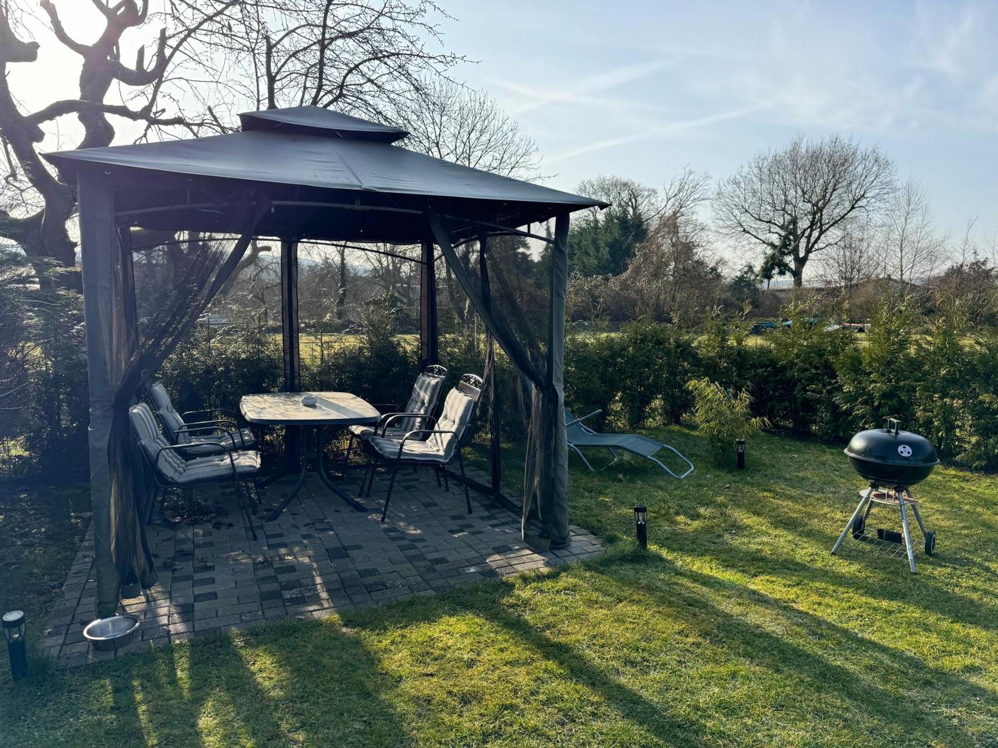 Ferienwohnung Am See Dillich - Hunde Willkommen - Eigener Eingezaeunter Garten - Ruhige Lage Borken (Hessen) Exterior foto