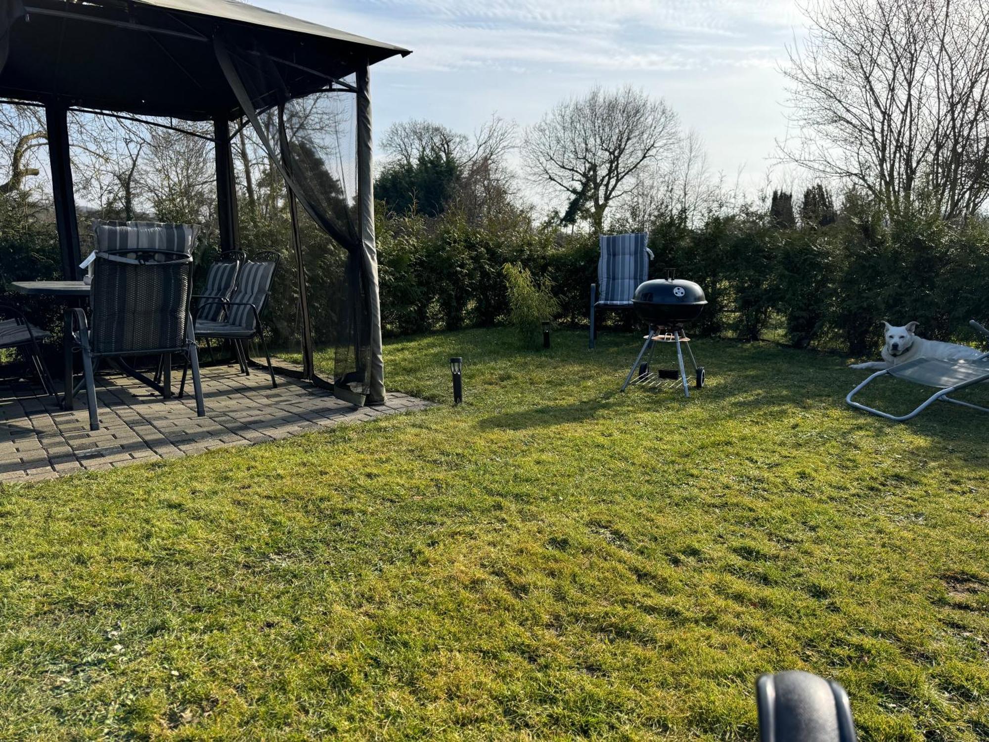 Ferienwohnung Am See Dillich - Hunde Willkommen - Eigener Eingezaeunter Garten - Ruhige Lage Borken (Hessen) Exterior foto